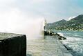 Camogli, vague sur la jete.jpg